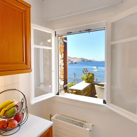 Apartment Vourkari, Modern Overlooking The Marina Of