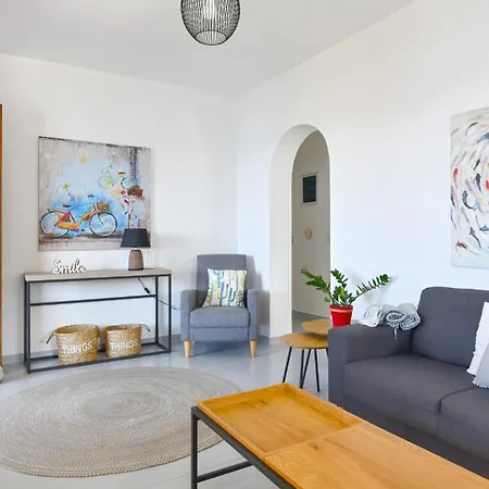 Apartment Vourkari, Modern Overlooking The Marina Of *